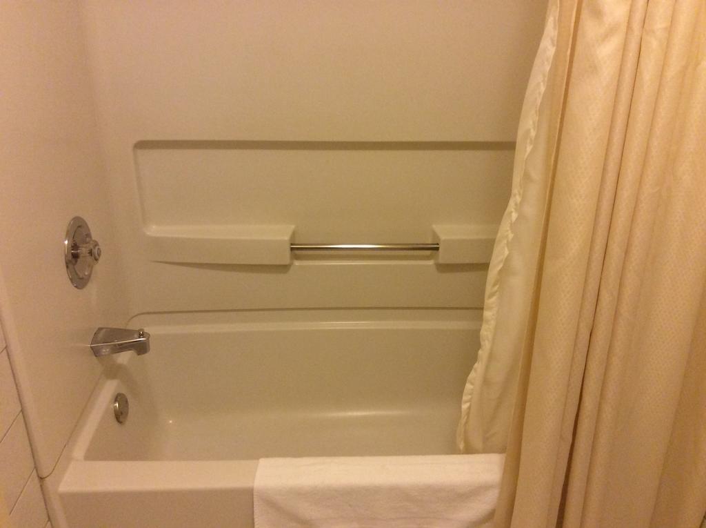 Hotel Travelodge By Wyndham Victoriaville Room photo