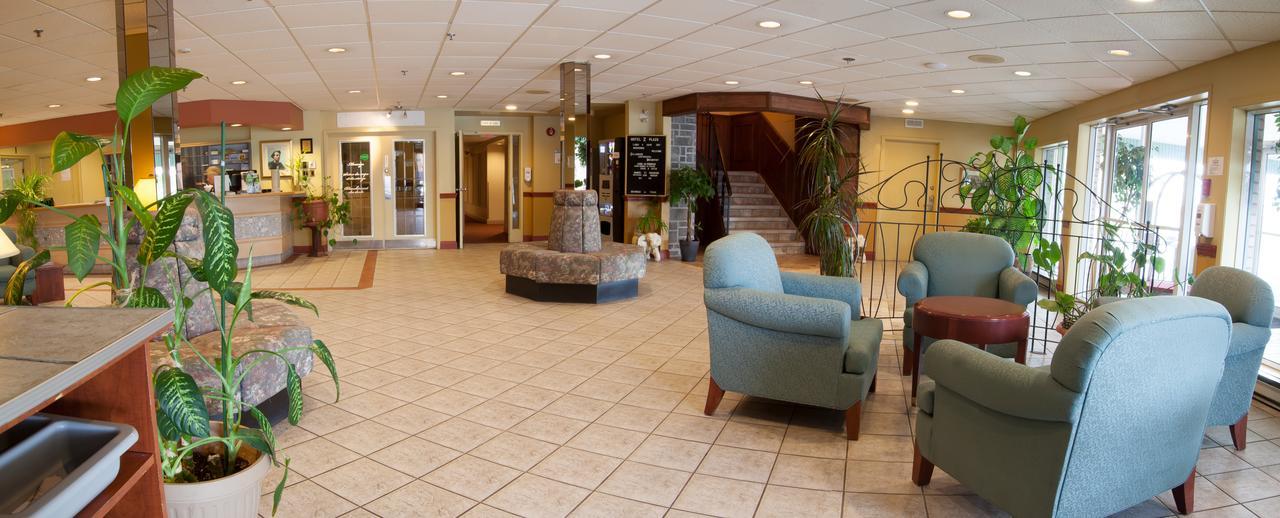 Hotel Travelodge By Wyndham Victoriaville Exterior photo